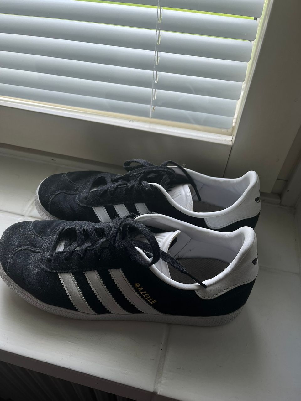 Adidas gazelle- kengät