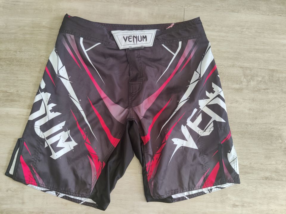 Venum shortsit