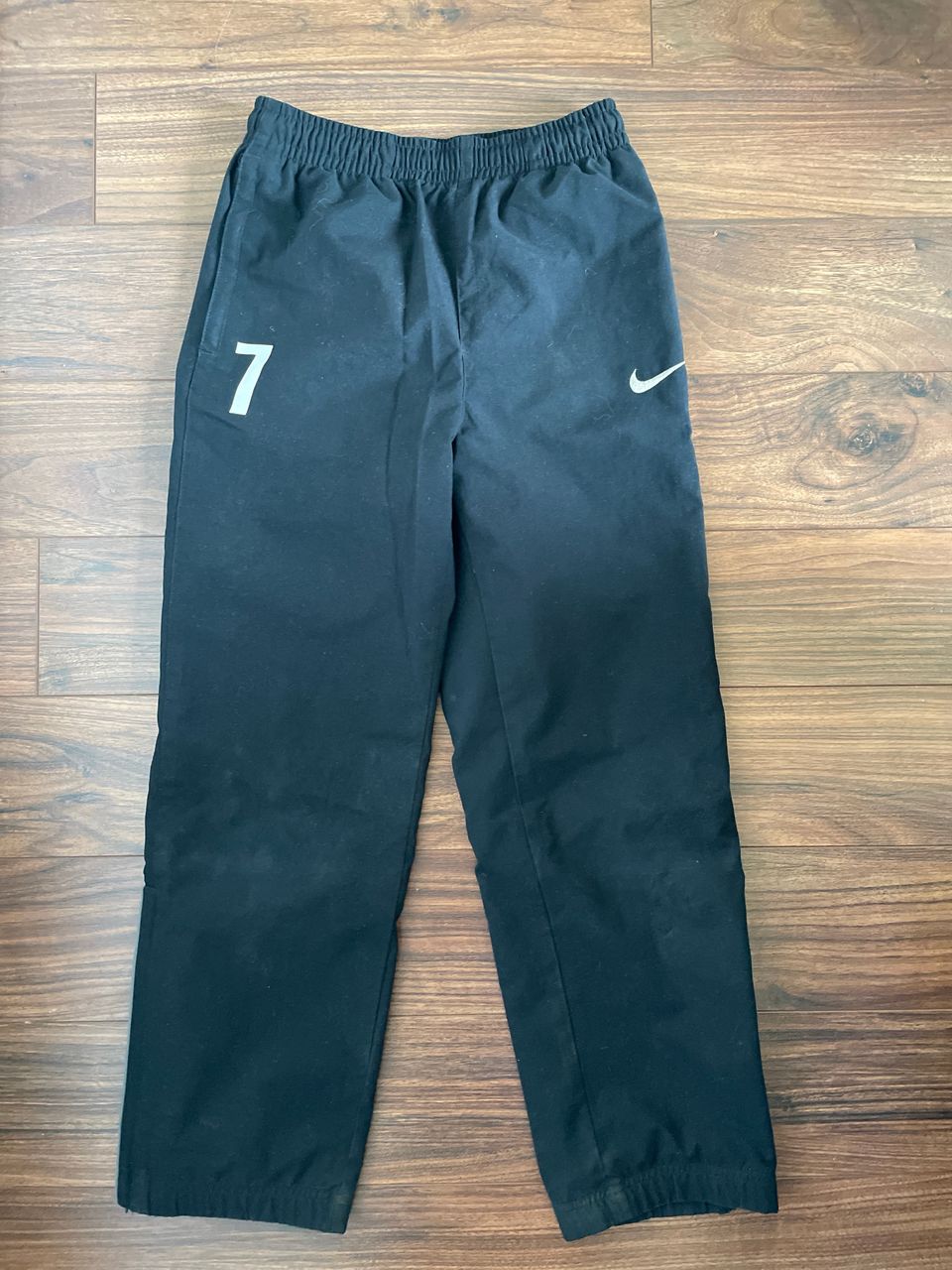 Nike ulkohousut 128/140