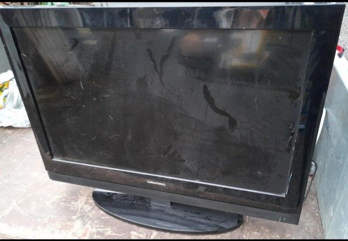 32" grundig tv