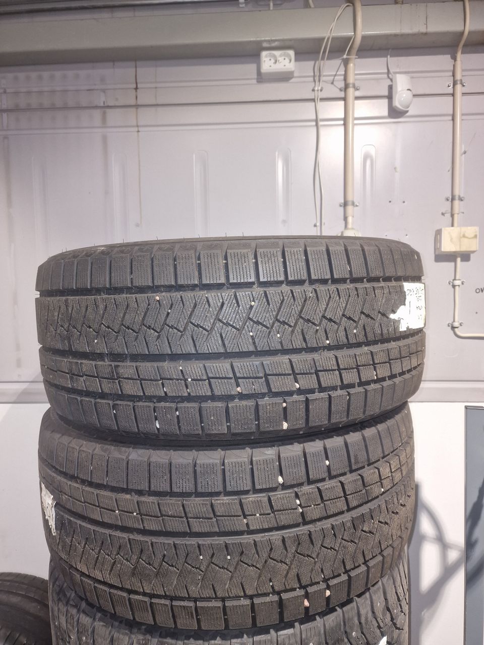 2kpl kitkarenkaita 275 / 45 R20