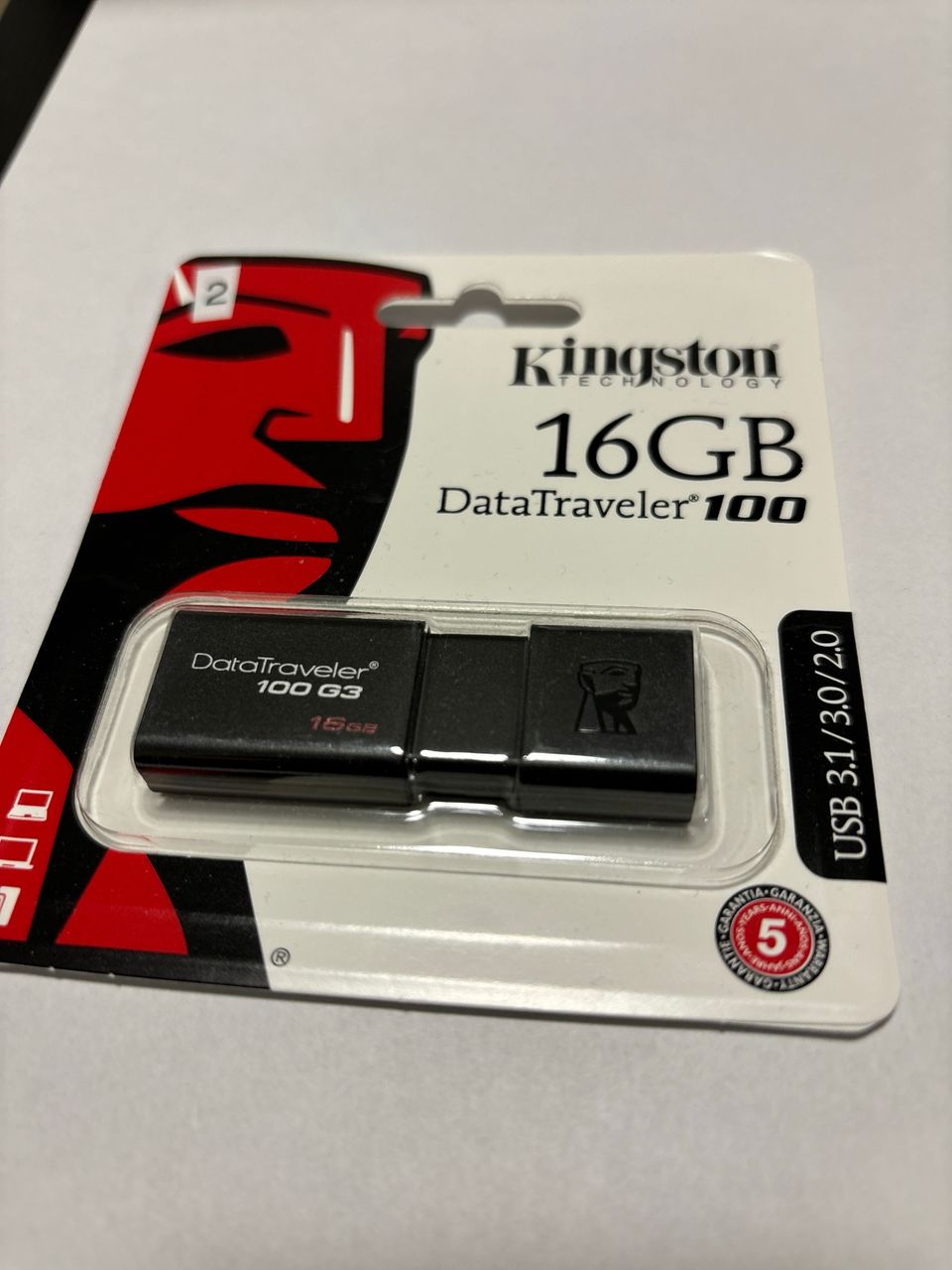 Kingston 16GB DataTraveler 100 muistitikku