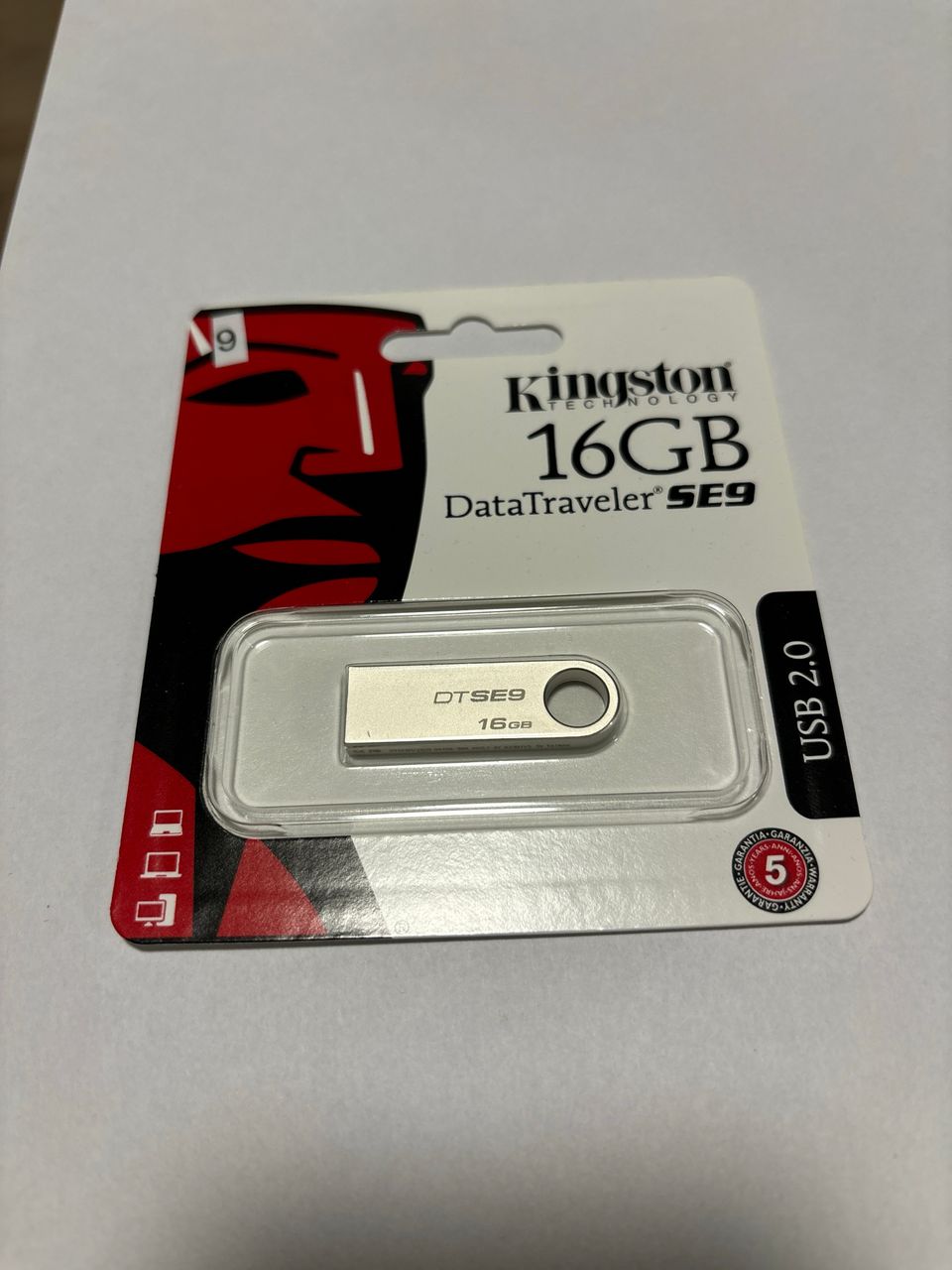 Kingston 16GB DataTravelerSE9 muistitikku