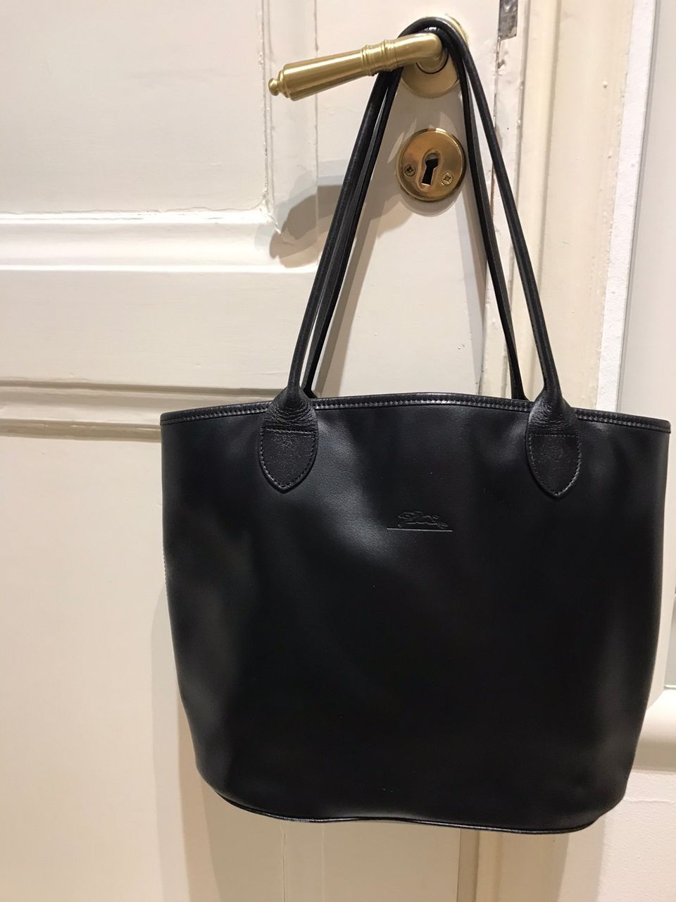 Longchamp nahkalaukku musta