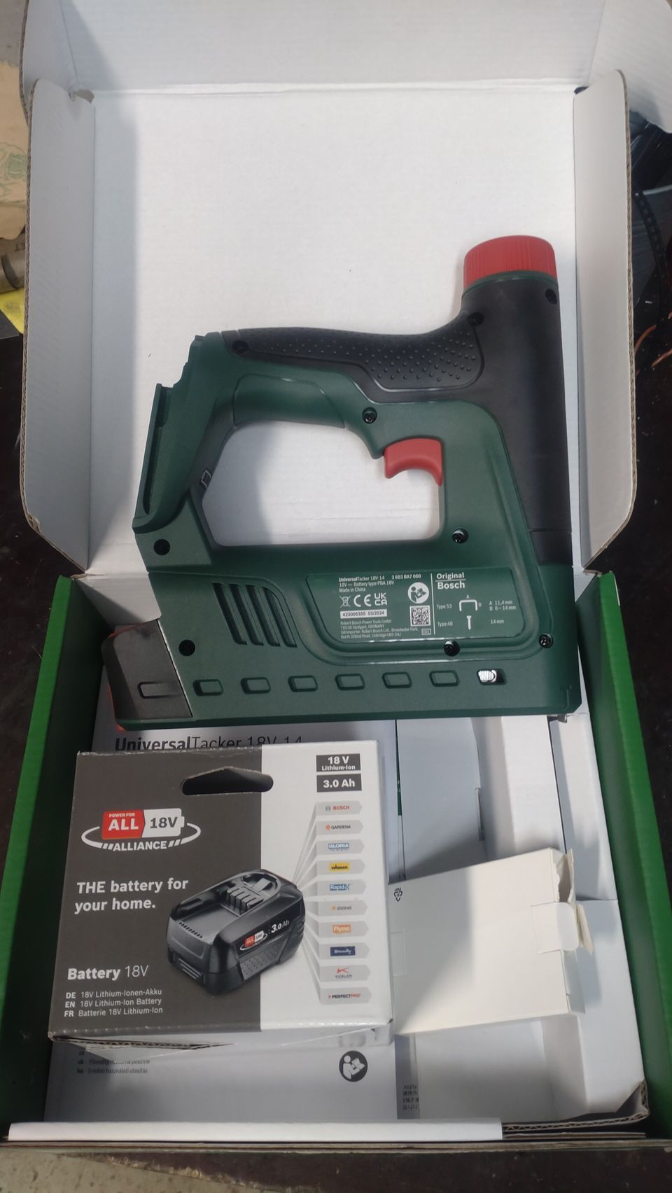 Bosch Universal Tacker 18V-14 nitoja akulla