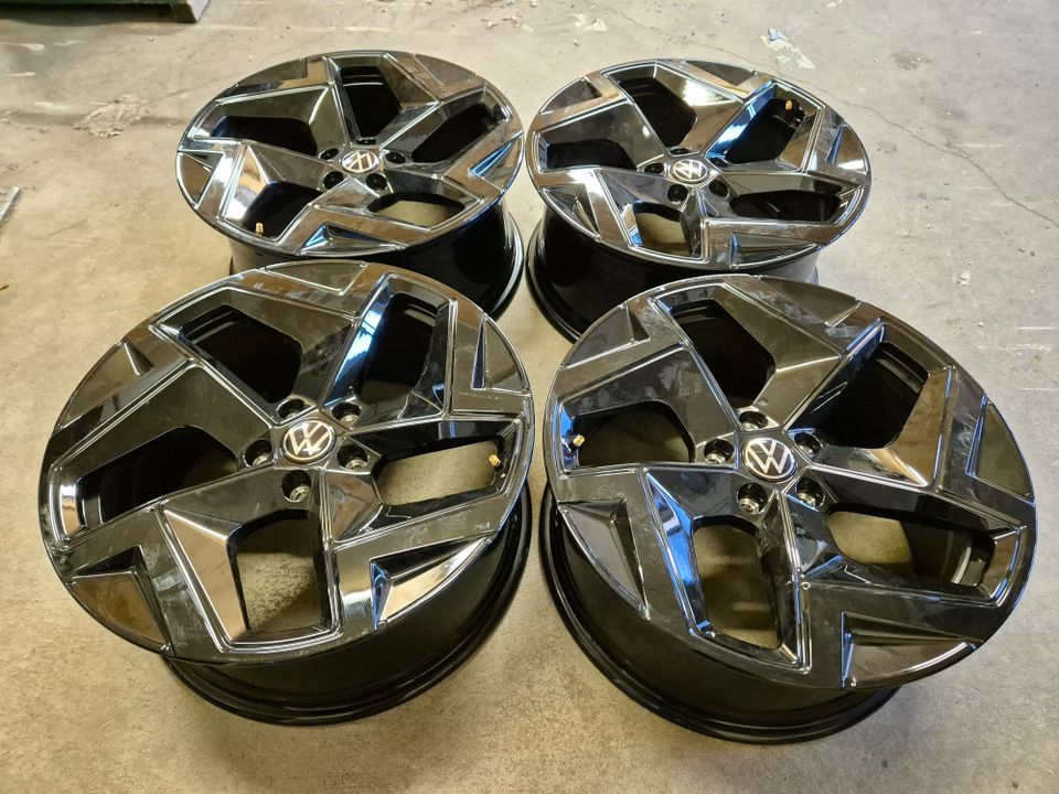 Volkswagen OEM vanteet 19" 5x112 ET38 KR57,1mm