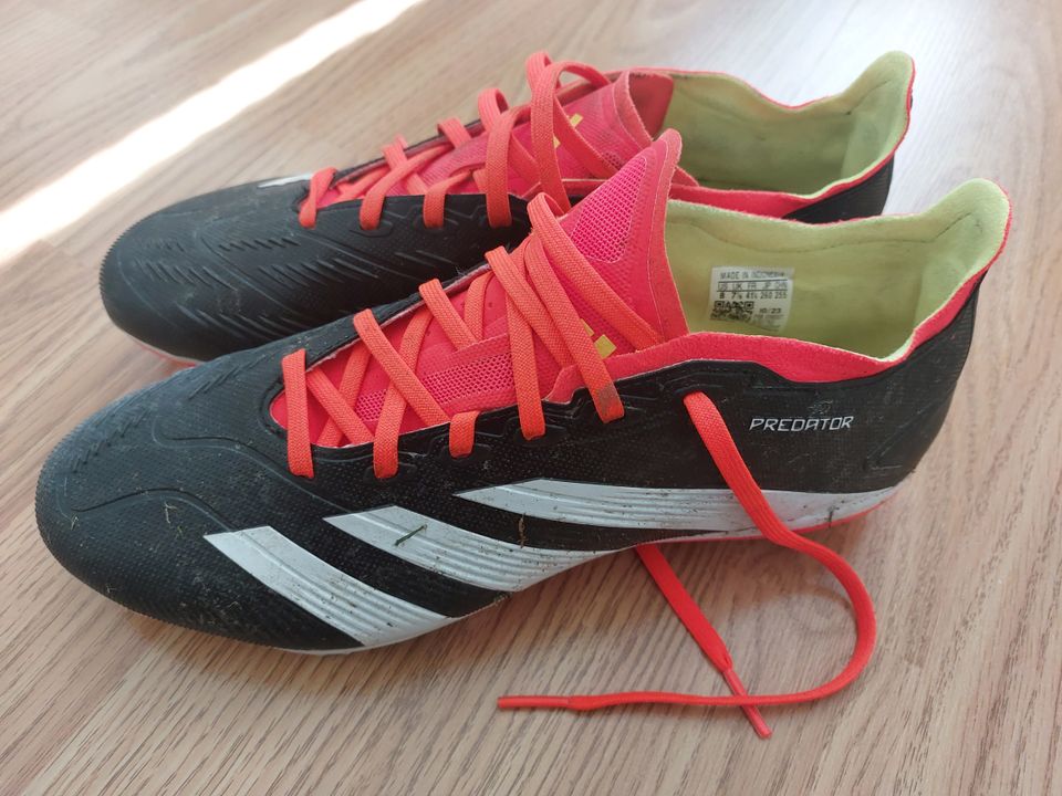 Adidas Predator nappikset 41 1/3