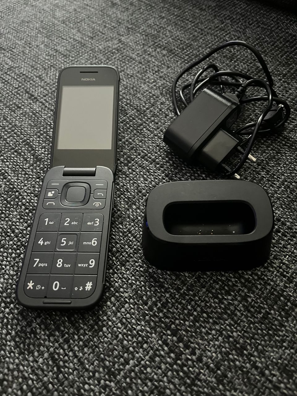 Nokia 2660 + lataustelakka