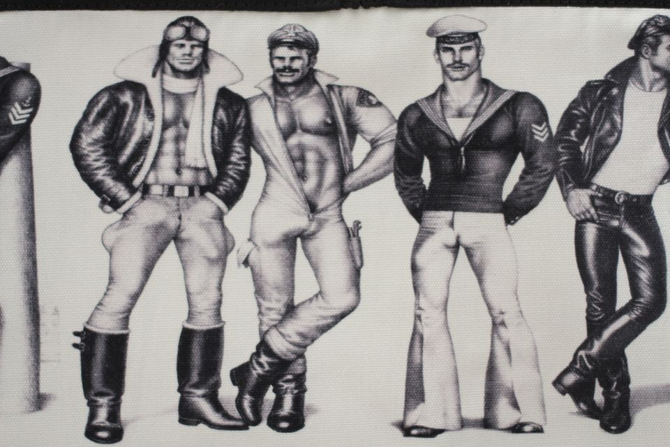 Tom of Finland Fellows tyynynliina. 65x65cm. 40 e