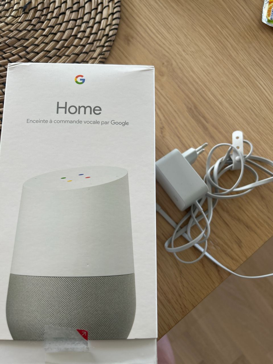 Myydään Google home -kaiutin