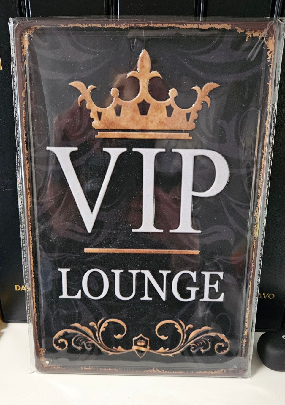 Peltikyltti "VIP LOUNGE"