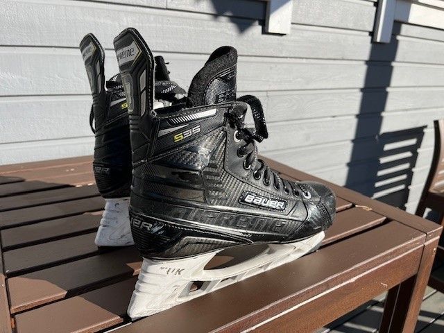 Luistimet Bauer S36 Supreme koko 8