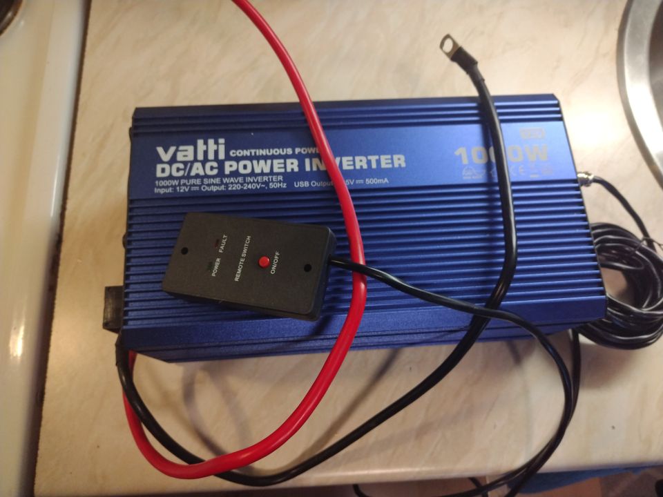 Invertteri watti 1000w