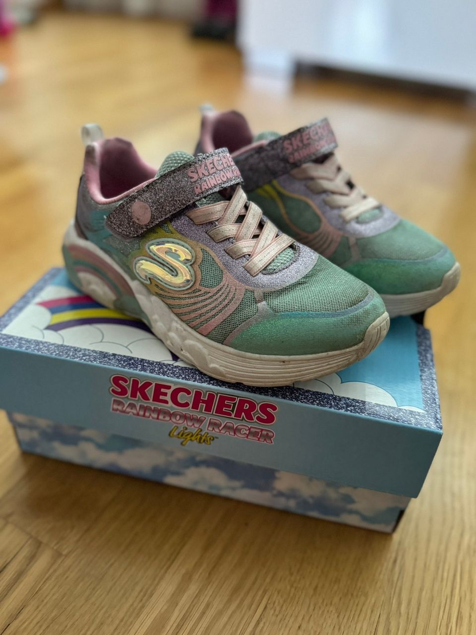 Skechers