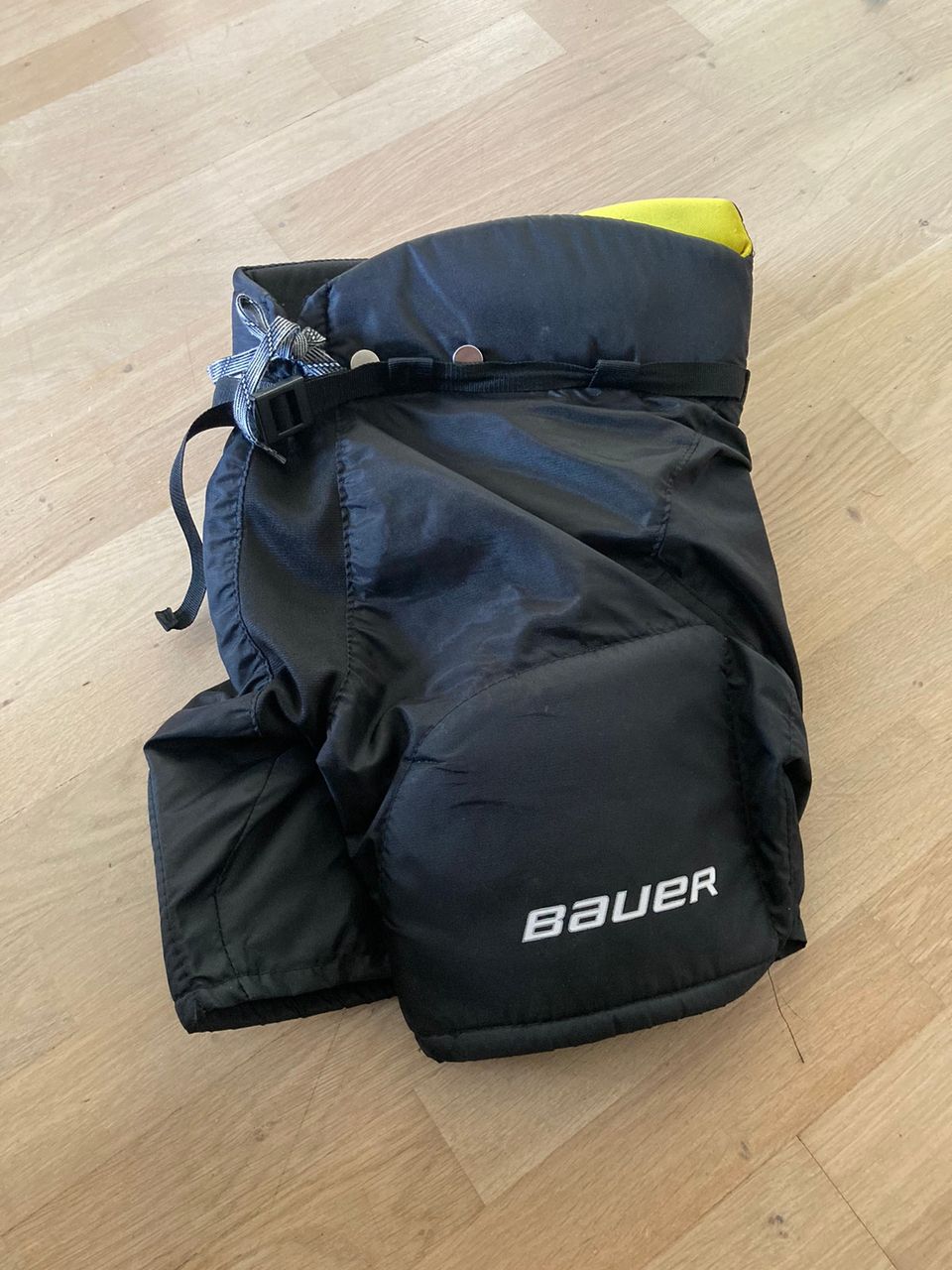 Bauer supreme lätkähousut koko youth L