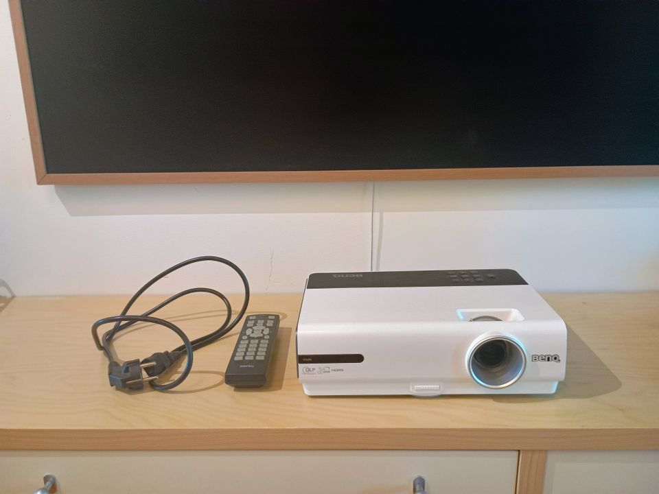 BenQ W600 videotykki