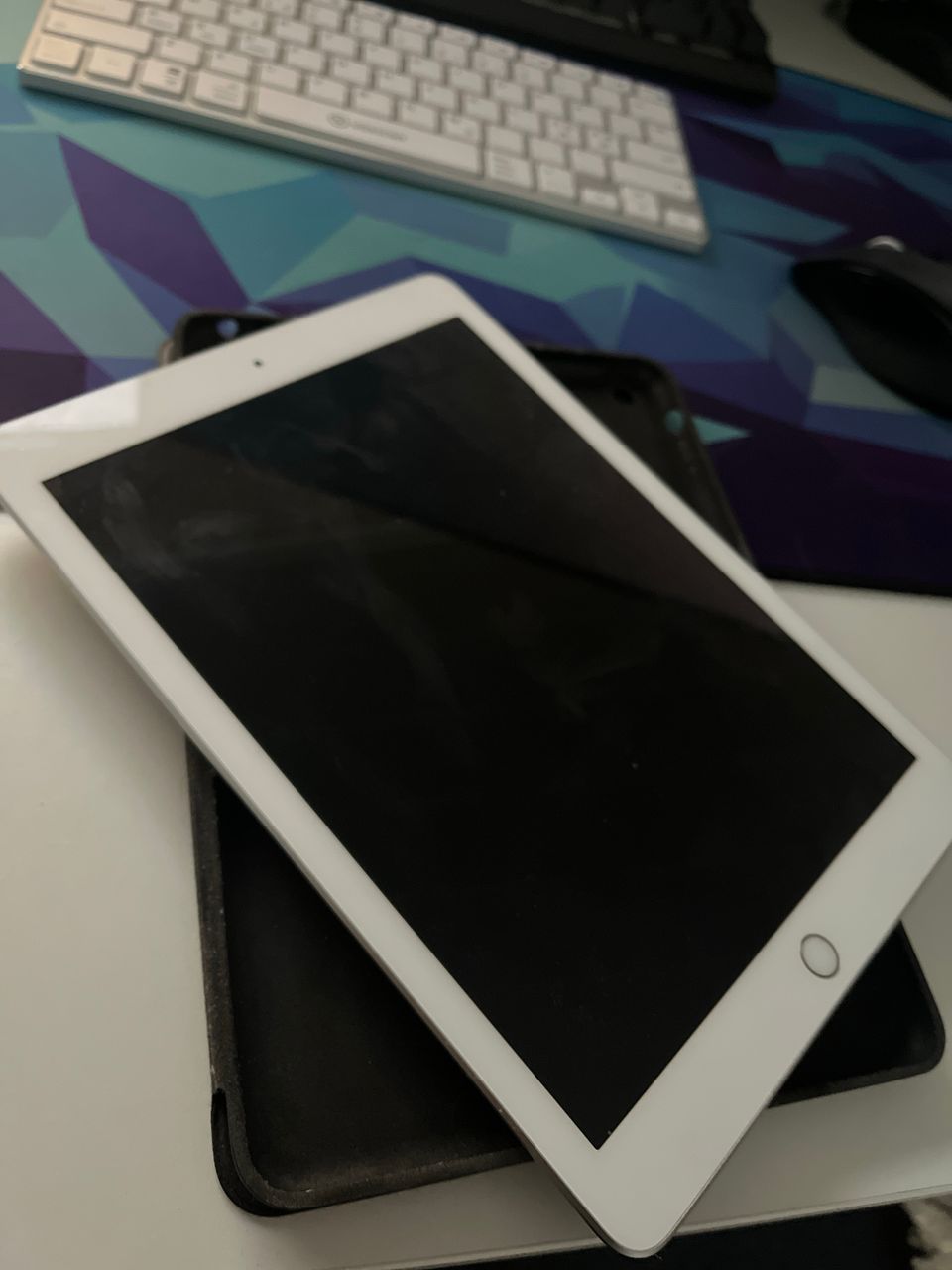 Ipad 6 + apple smart case