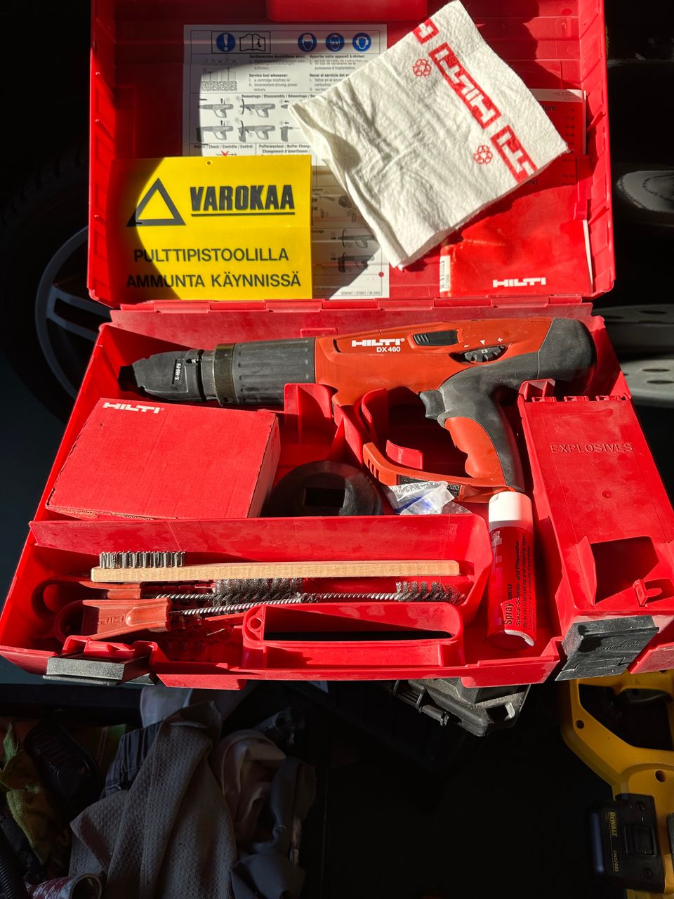 Myydään lähes käyttämätön uuden veroinen Hilti DX 460-F8