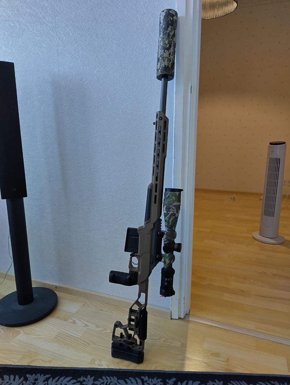 Tikka t3 super varmint 300win mag/chasiss mdt Ess