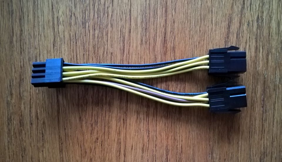 8-pin -> 2x 6-pin adapterikaapeli