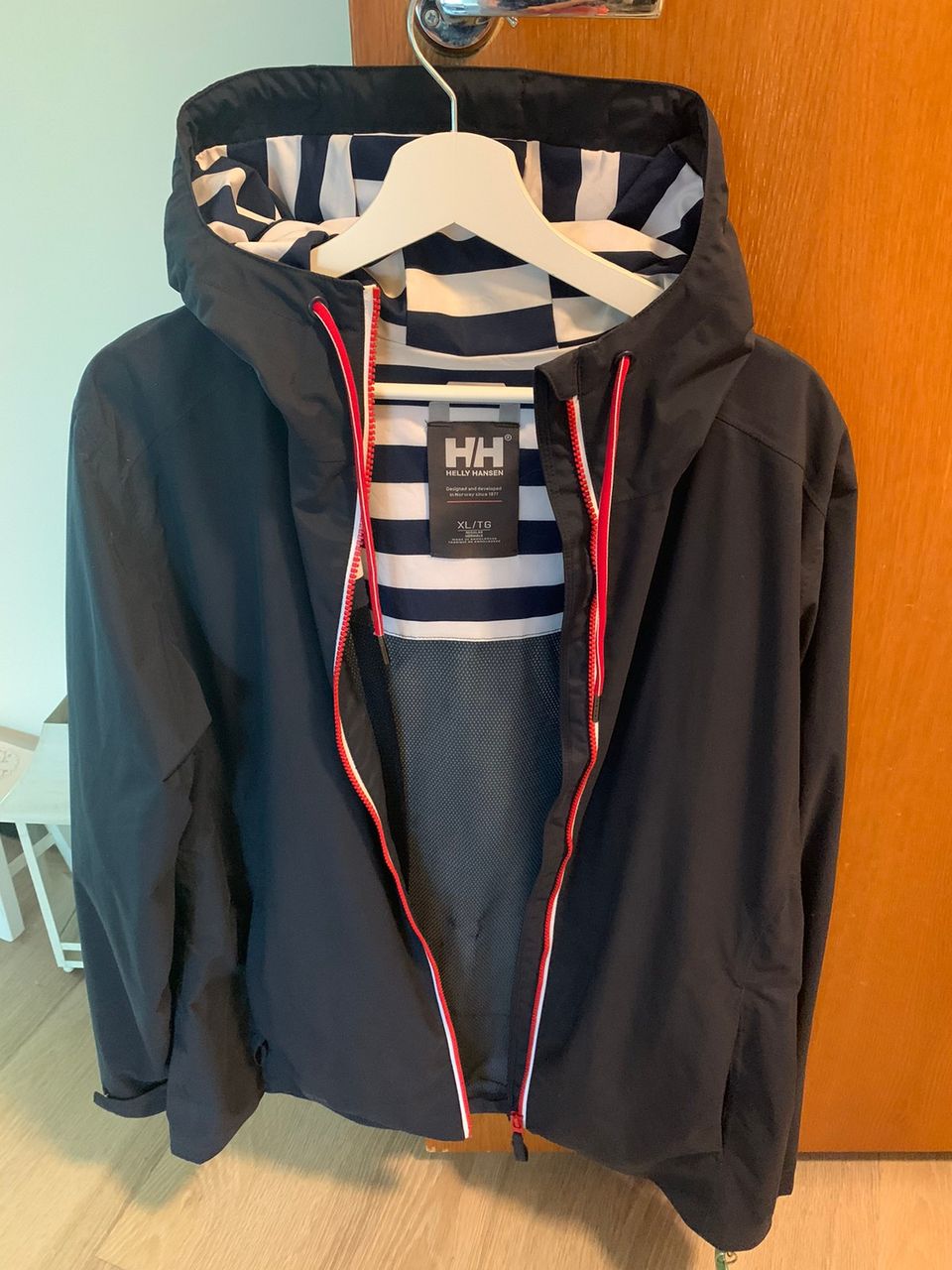 Helly Hansen takki XL