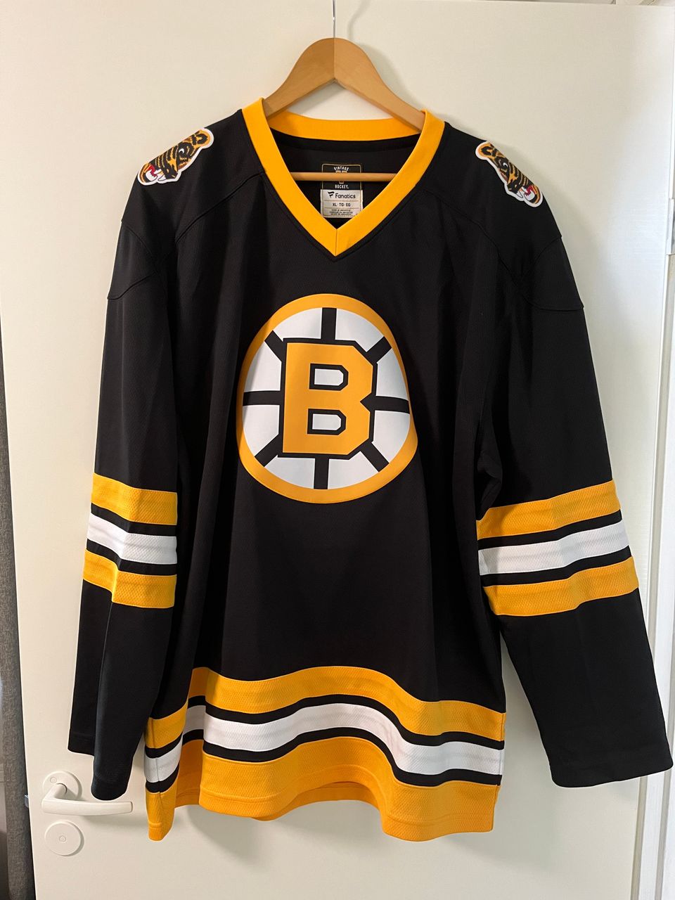 Boston Bruins Breakaway Vintage pelipaita