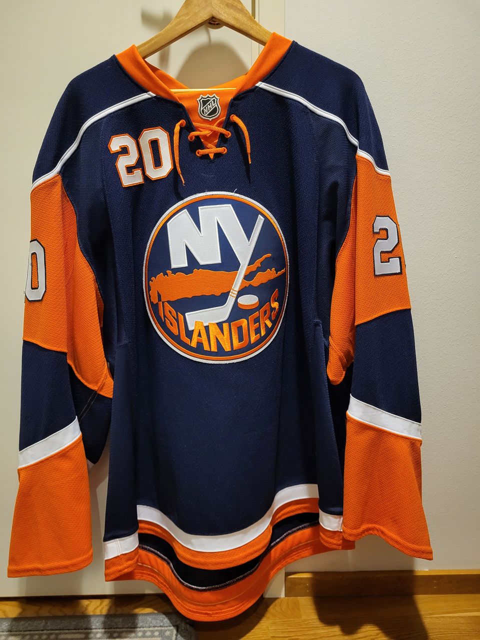 New York Islanders Sean Bergenheim (game worn)