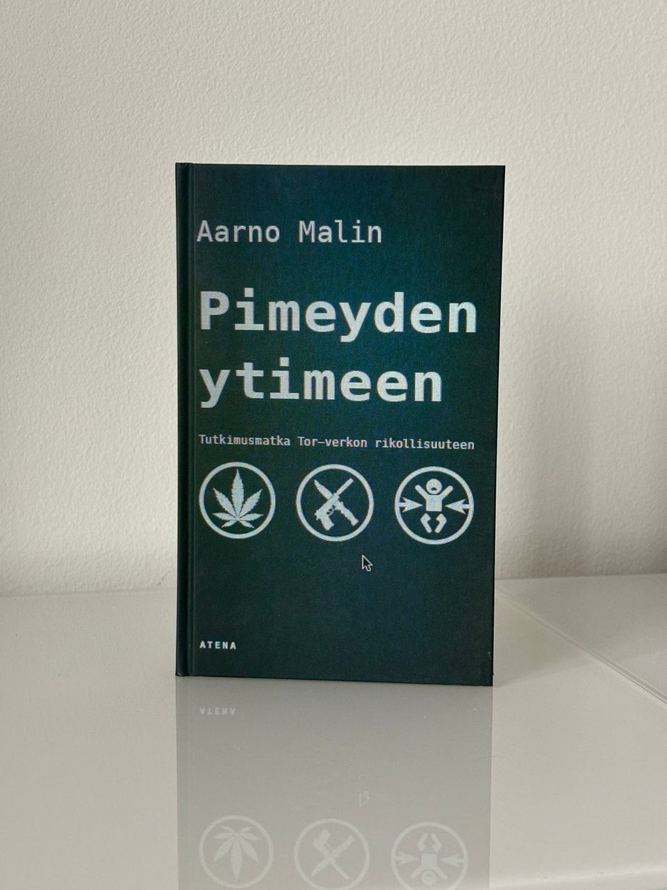 Aarno Malin - Pimeyden ytimeen