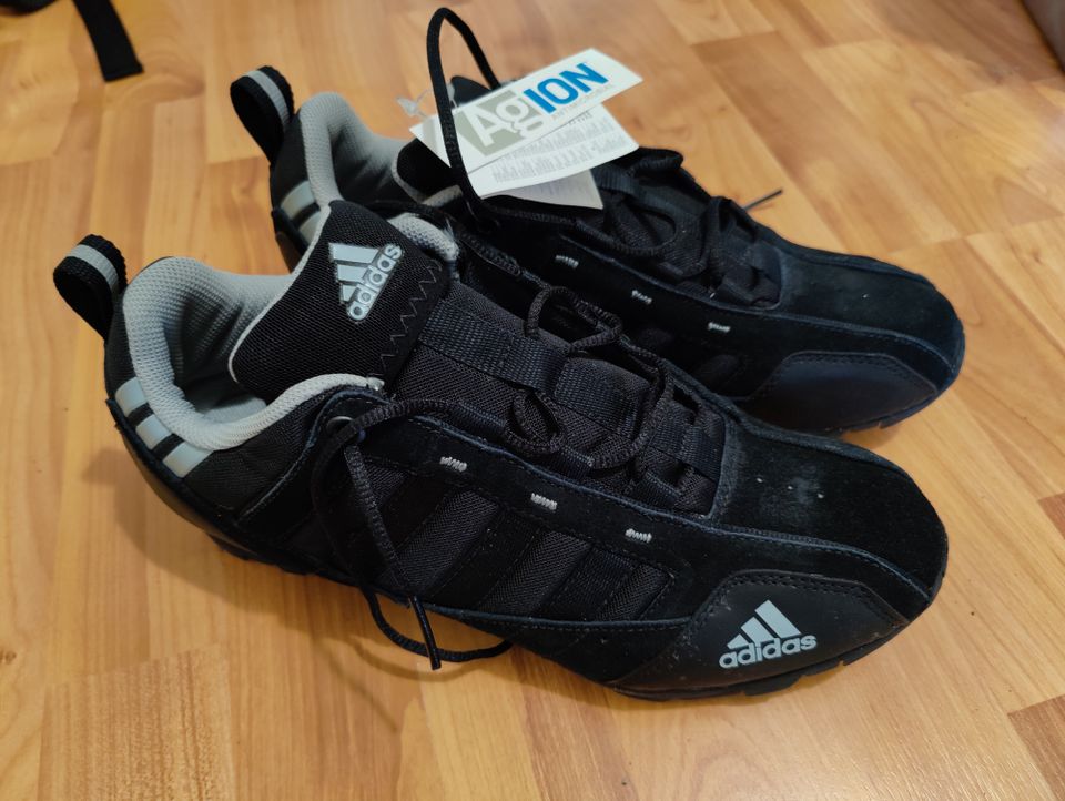 Adidas pyöräilykengät 43 1/3