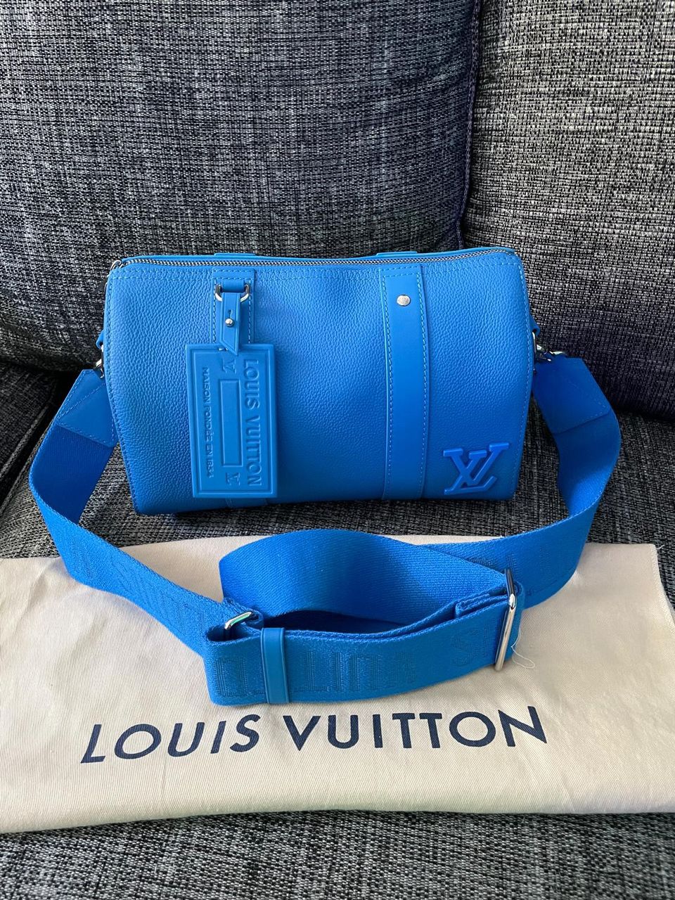 Louis Vuitton City Keepall nahkalaukku