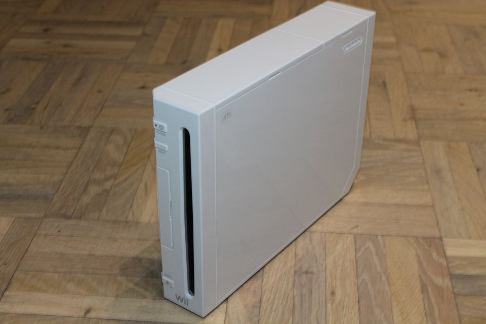 Nintendo Wii konsoli pelikone konsoli valkoinen pelikonsoli peli pelilaite