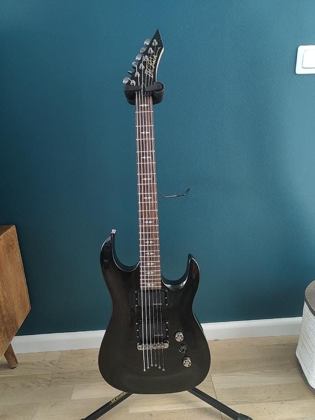 BC Rich Outlaw 6 - Sähkökitara