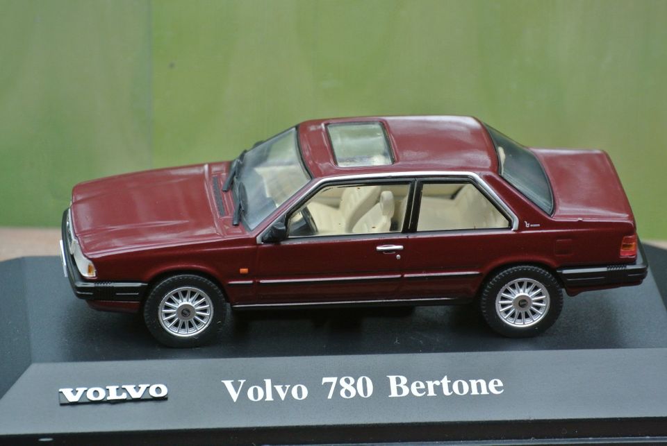 Volvo 780 Bertone 1991 paketissa auto pienoismalli 1:43 metallinen keräilyauto