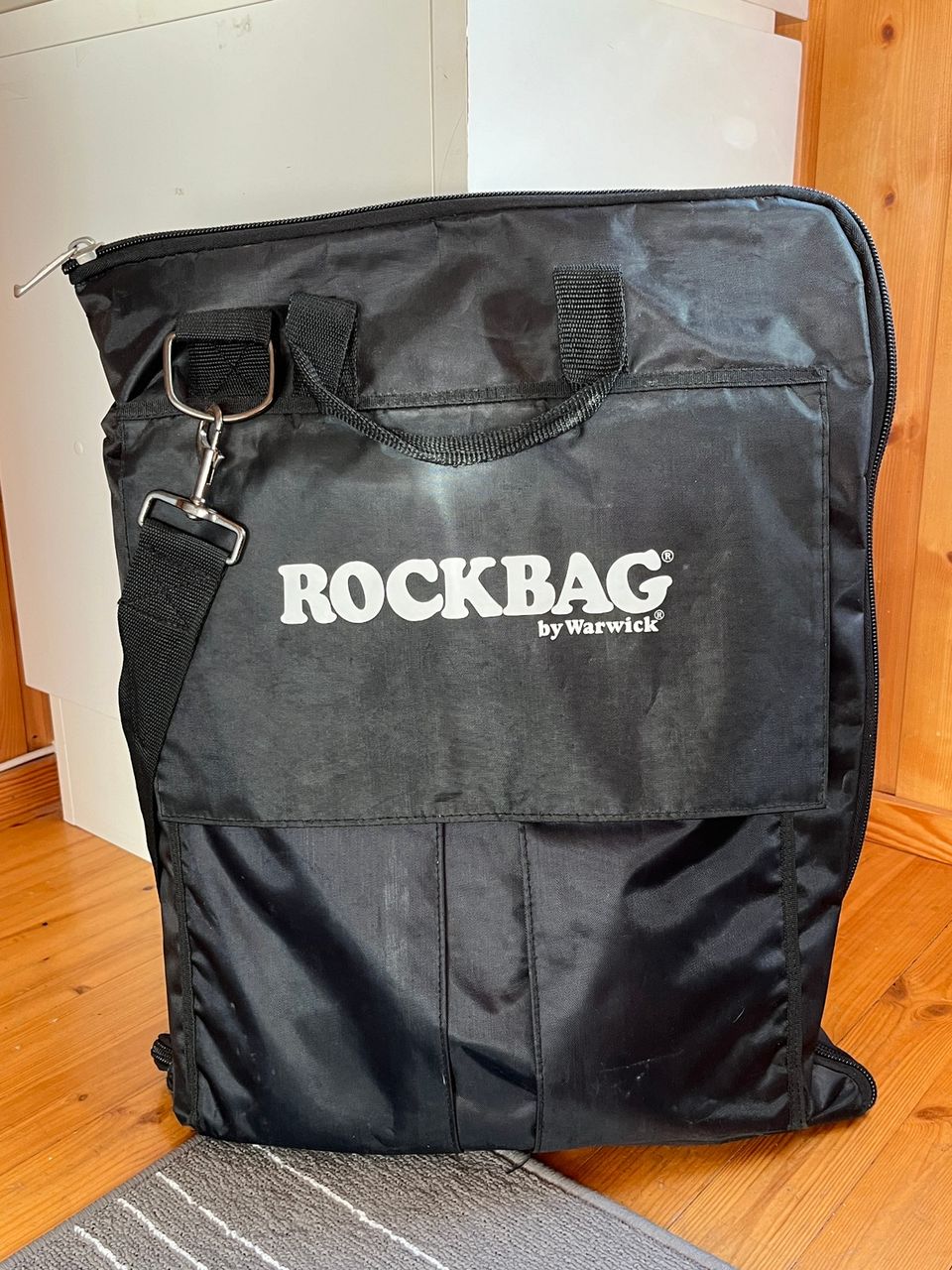 Laukku rumpukapuloille, Rockbag