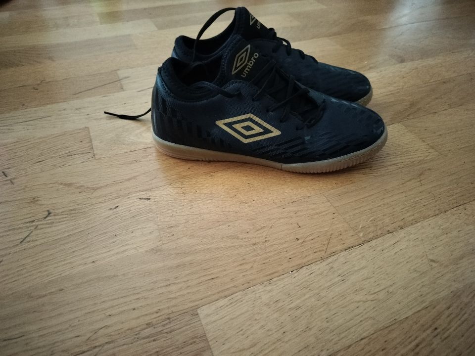 Umbro sisäpeli kengät 36