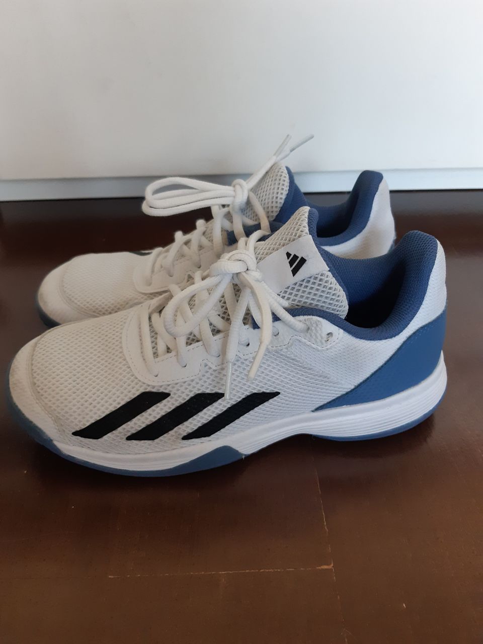 Adidas sisäpelikengät 38 2/3