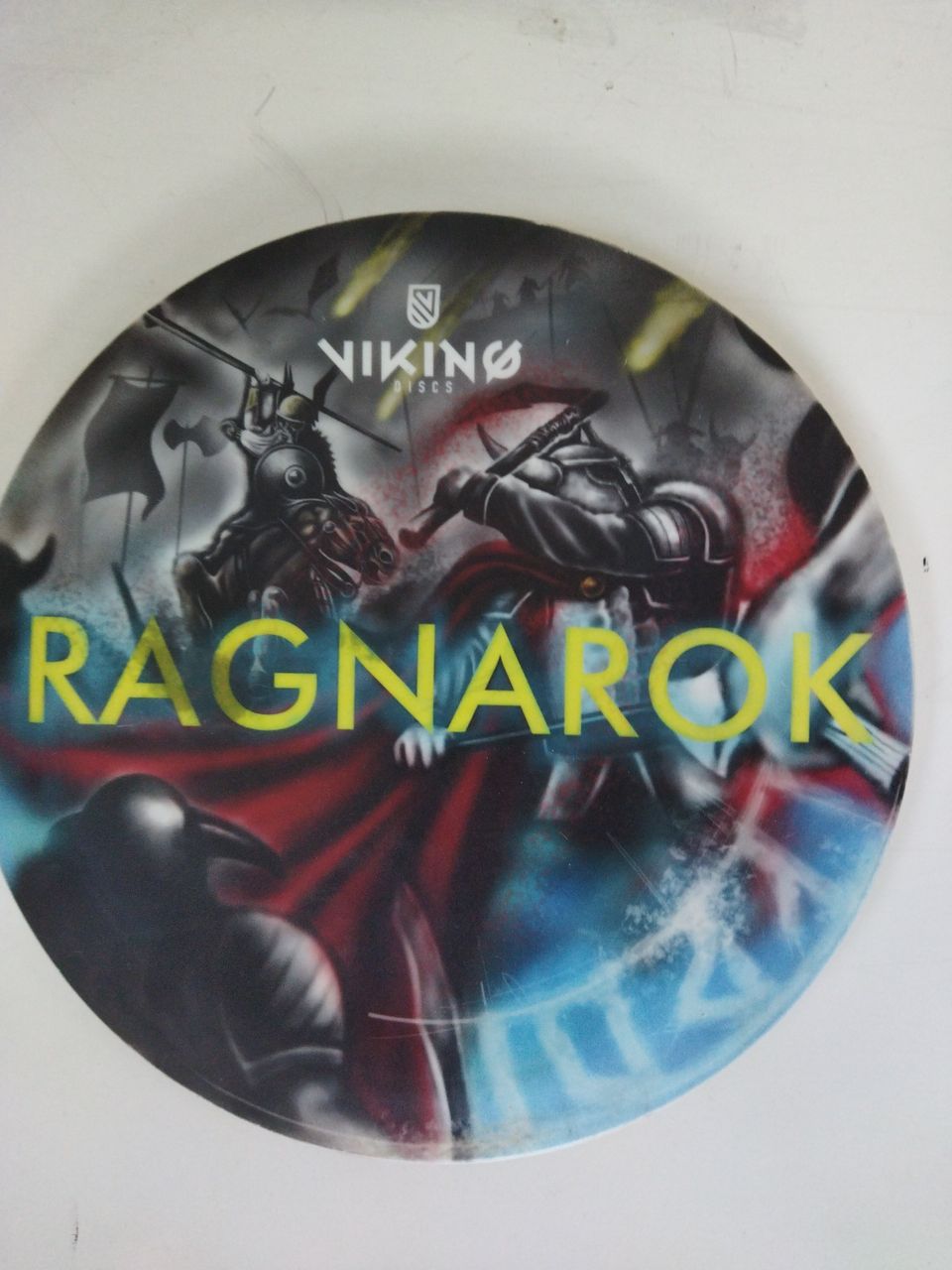 Ragnarok frisbeegolf kiekko.