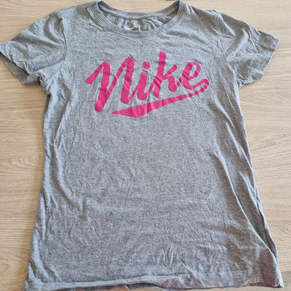 Nike t-paita koko M