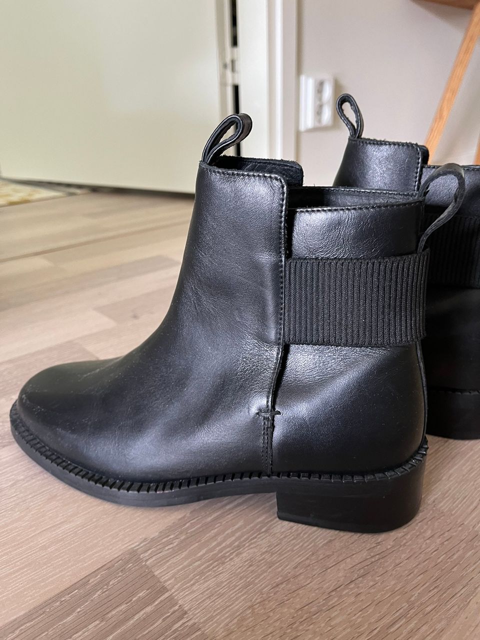 COS - Uudet Chelsea bootsit