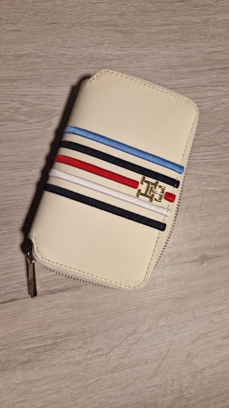 Tommy Hilfiger lompakko