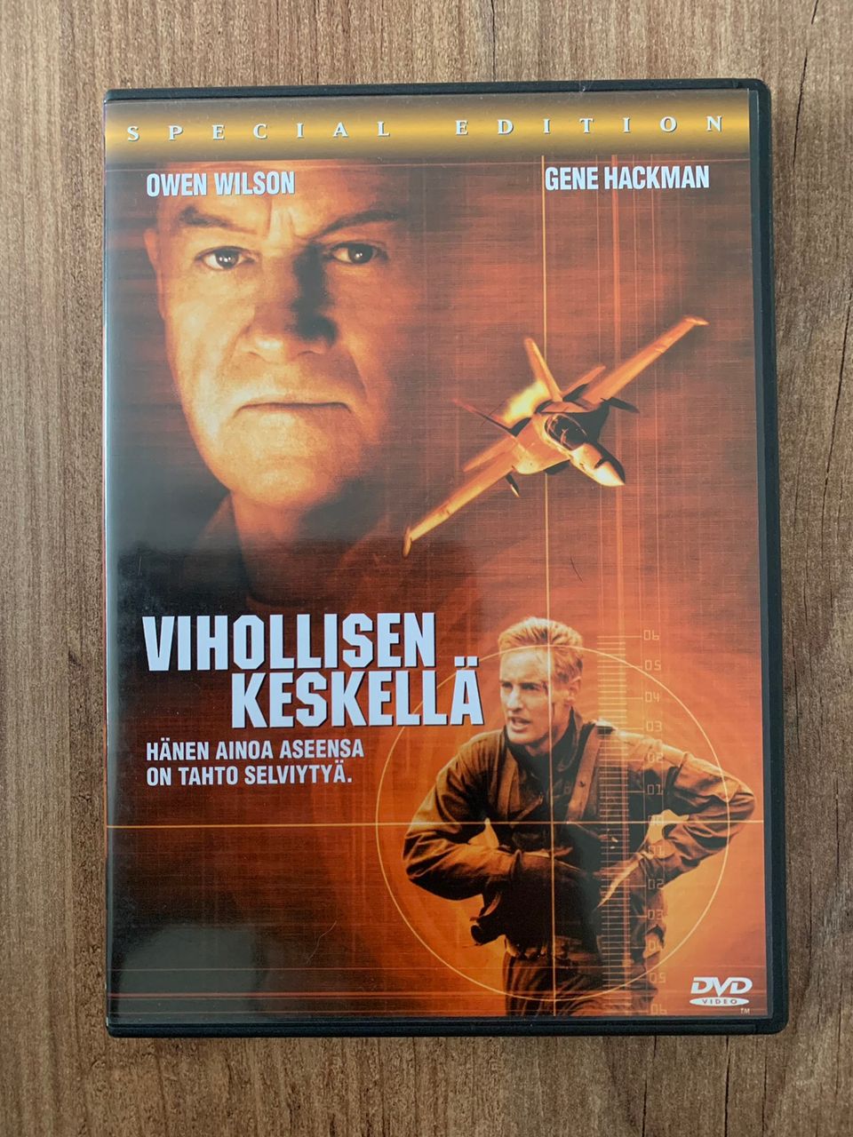 Vihollisen keskellä DVD