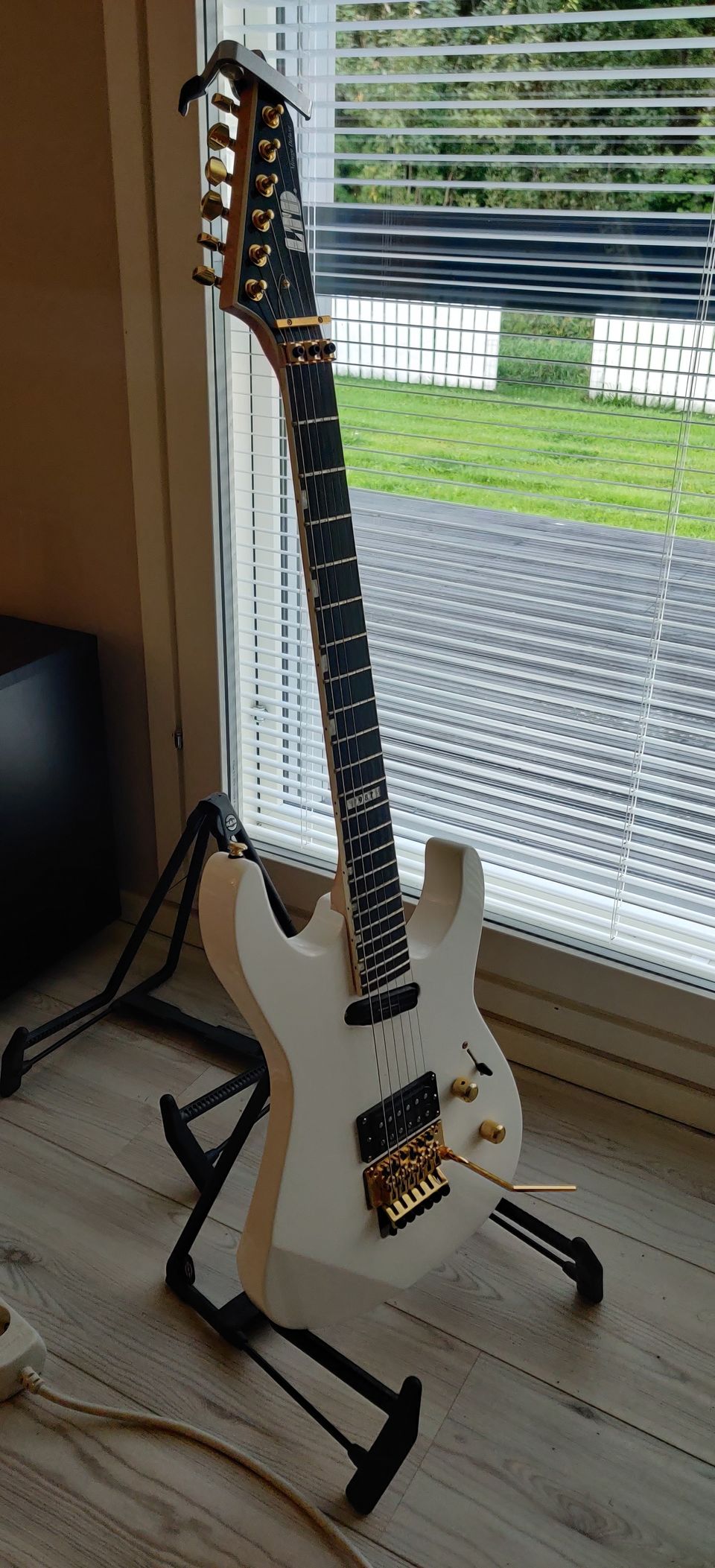 ESP LTD Mirage Deluxe 87 Snow White sähkökitara