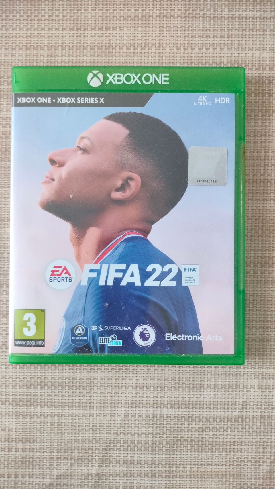 Xbox one FIFA 22 peli.