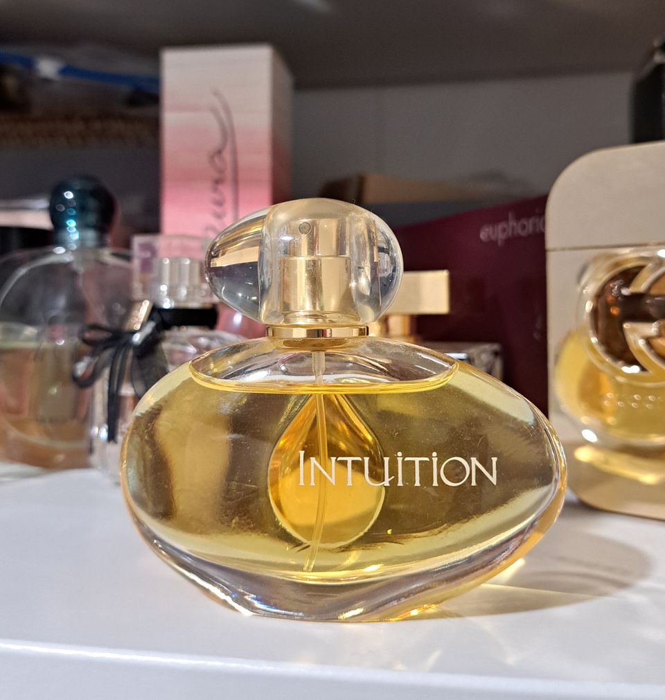 Estee Lauder Intuition hajuvesi