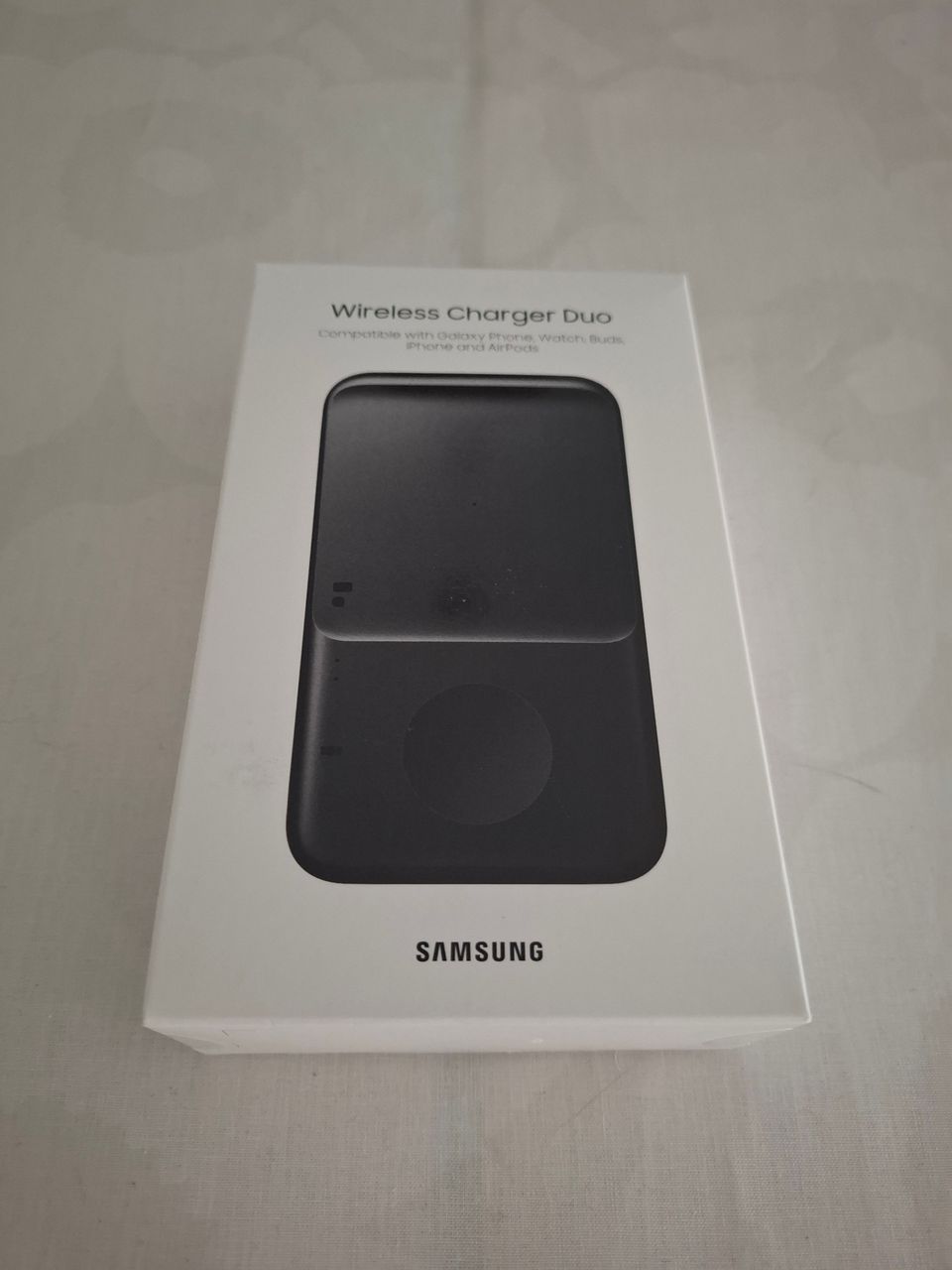 Samsungin käyttämätön Wirelesss Charger Duo -latausalusta (EP-P4300TBEGEU)