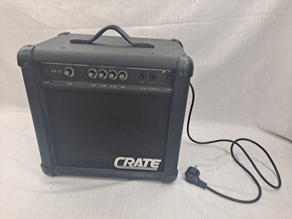 Crate BX-15 harjoitusvahvistin.