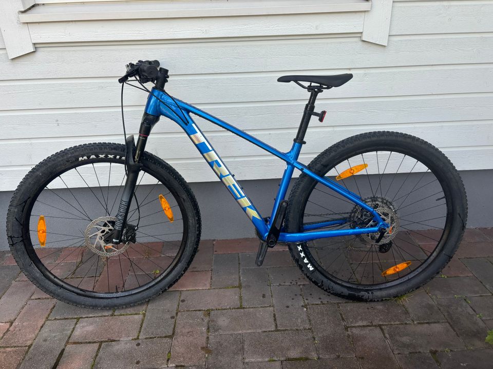 Uudenveroinen Trek X Caliber 9 M 29” maastopyörä