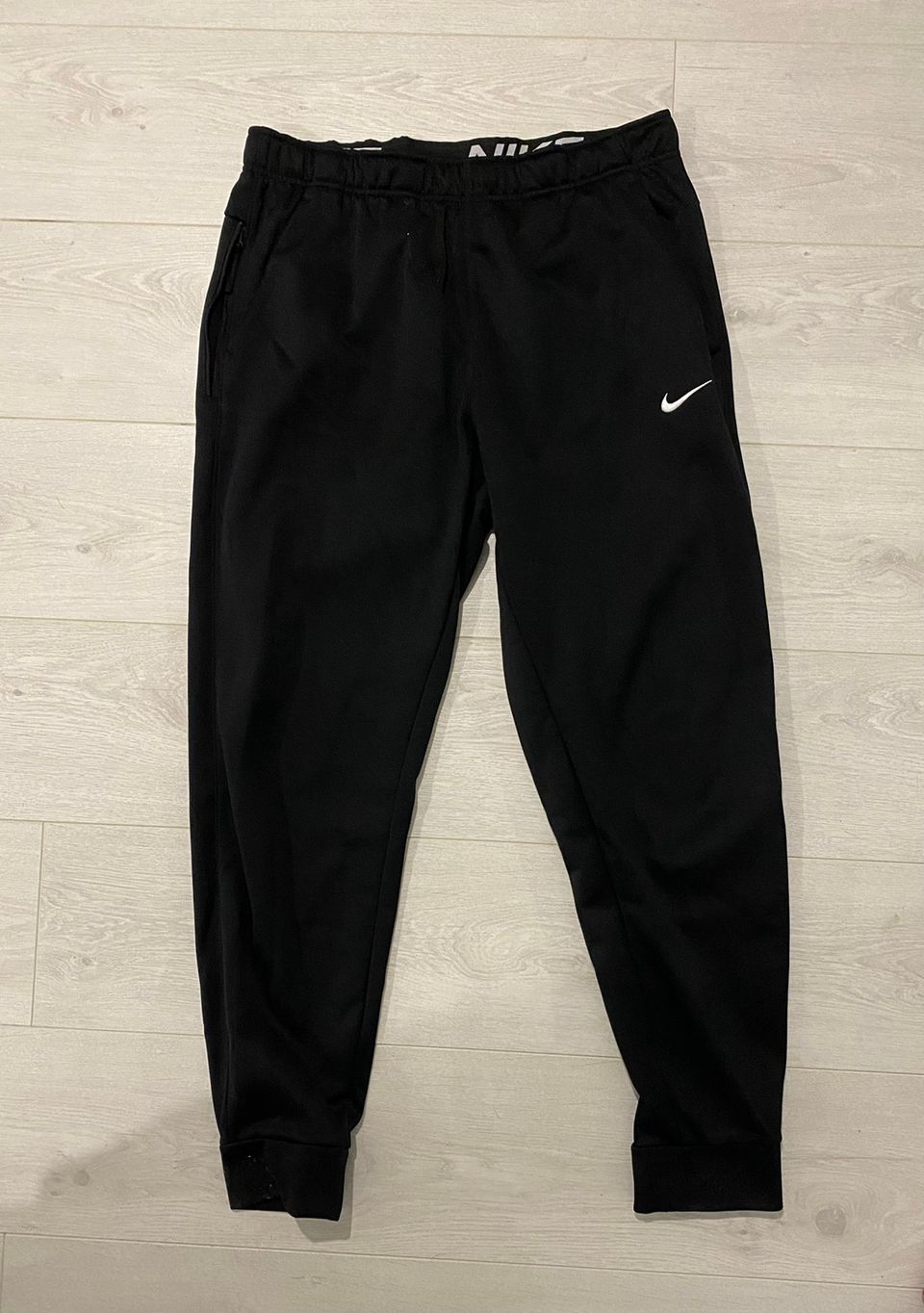 Nike pant taper verryttelyhousut