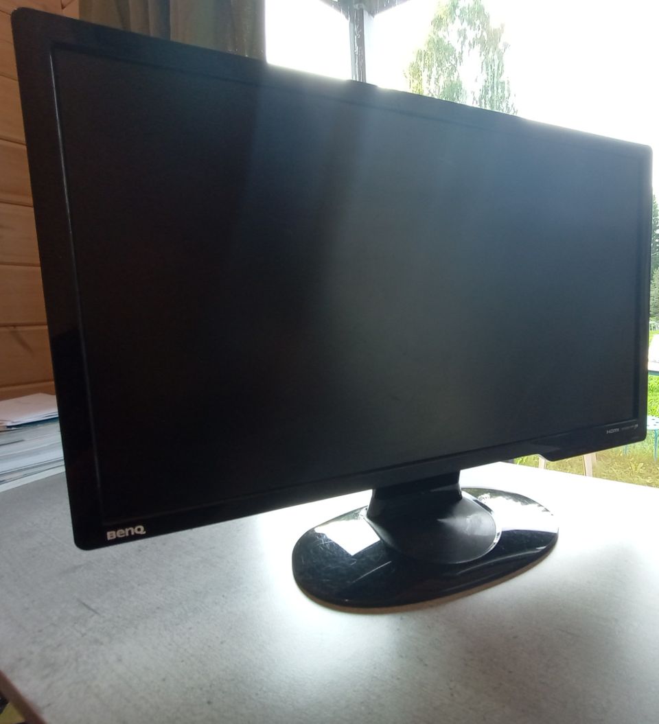 Benq g242hd näyttö