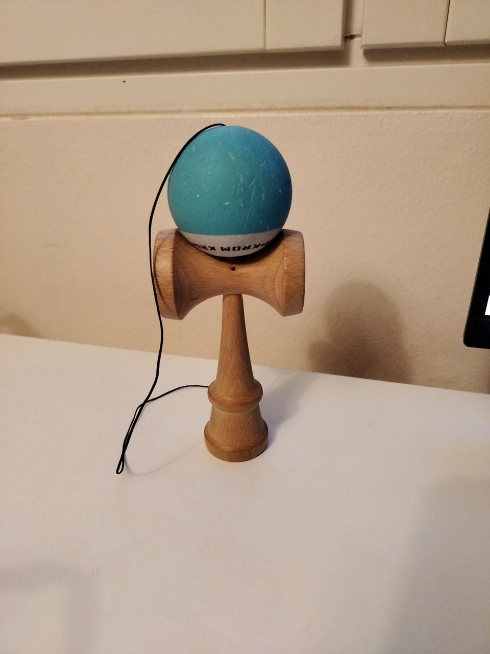 Puinen kendama